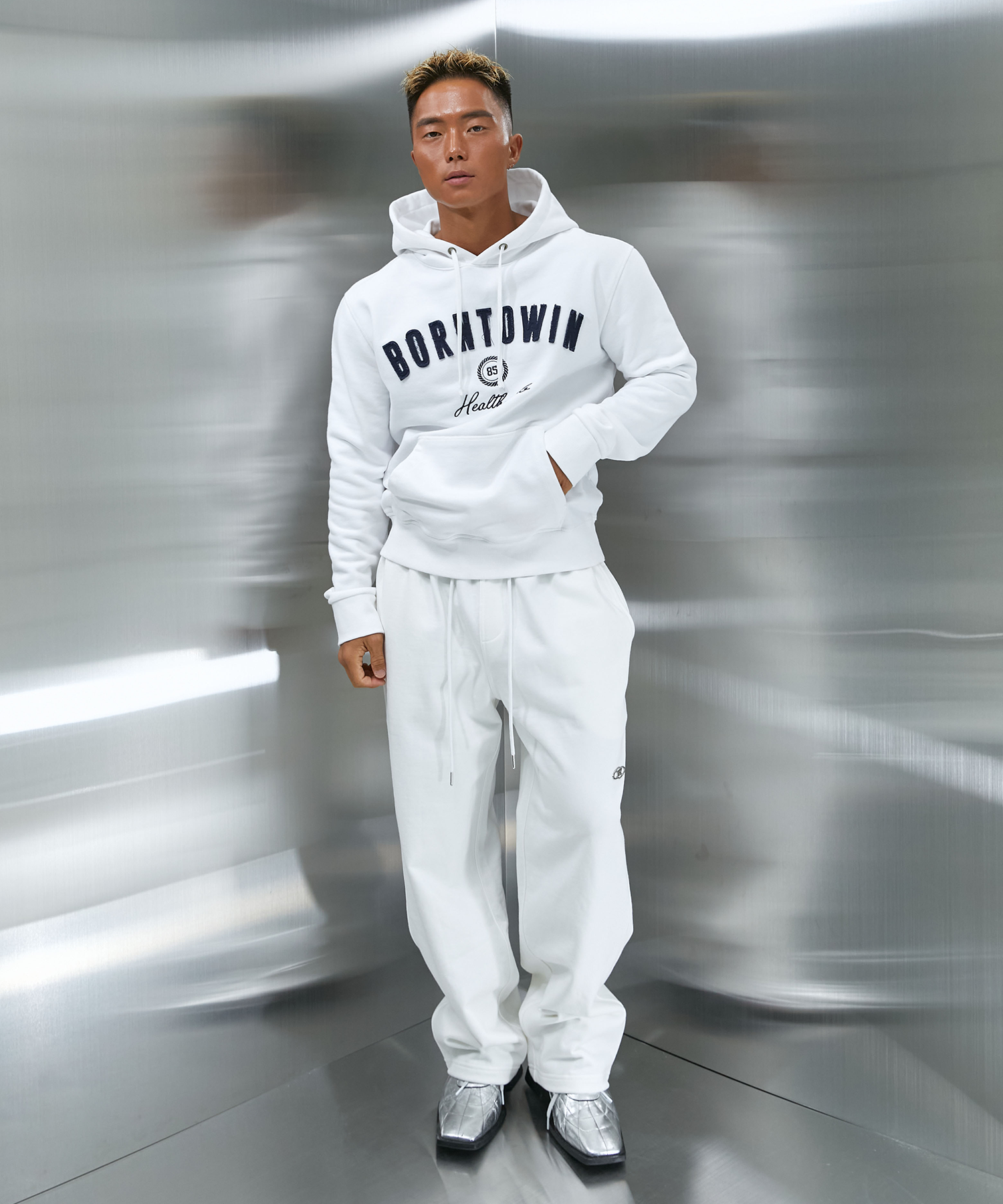 BORNTOWIN PATCH MUSCLE FIT HOODIE [WHITE]