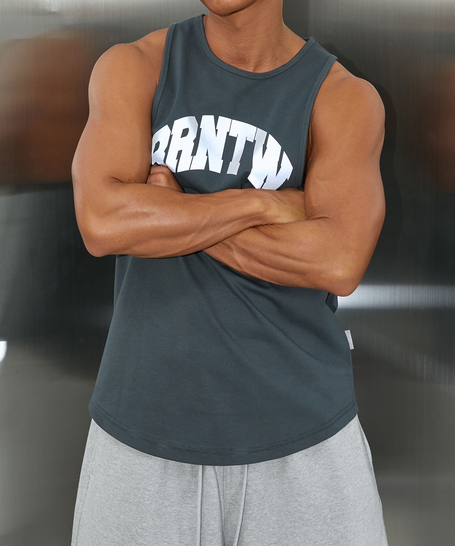 BRNTW REFLECT NEW FIT SLEEVELESS [CHARCOAL]